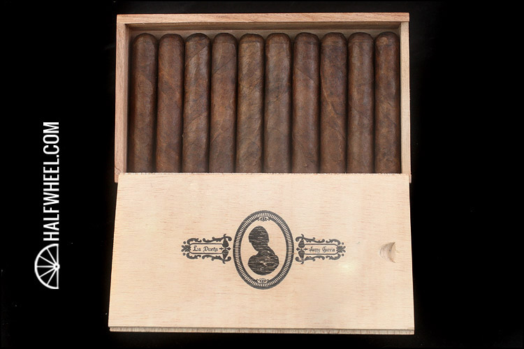 La Dueña Petit Robusto Box 3