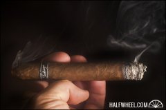 塔图阿赫黑标公牛 TATUAJE BLACK LABEL TUBO 雪茄